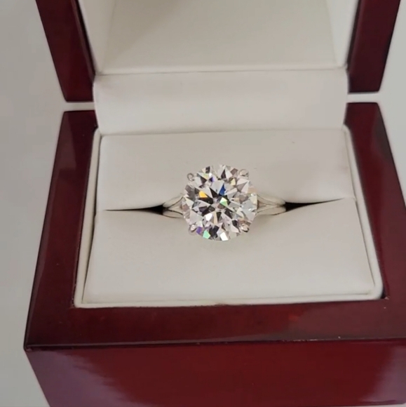 Jewelry - New 4ct Certified Moissanite Engagement Ringn